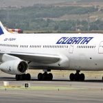 Con críticas al gobierno de Milei, Cuba anunció la suspensión de los vuelos de su aerolínea estatal a Argentina